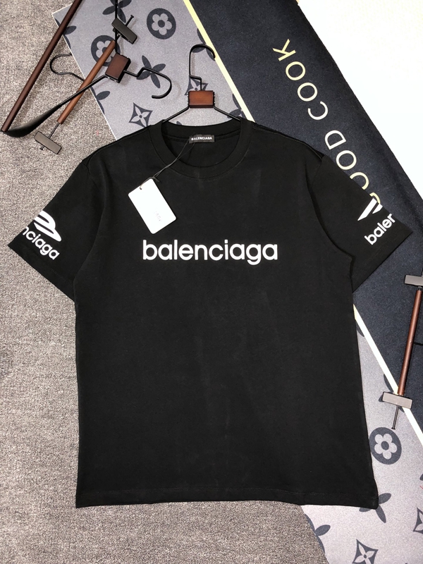 ブランドTシャツ正面デザイン